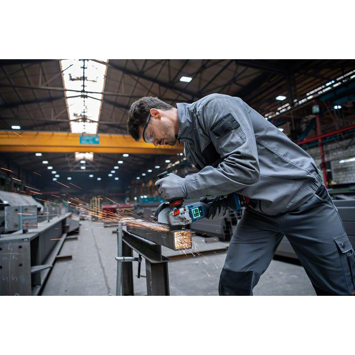 Bosch Akku-Winkelschleifer BITURBO GWX 18V-15 PSC in L-BOXX 136 mit Zusatzgriff