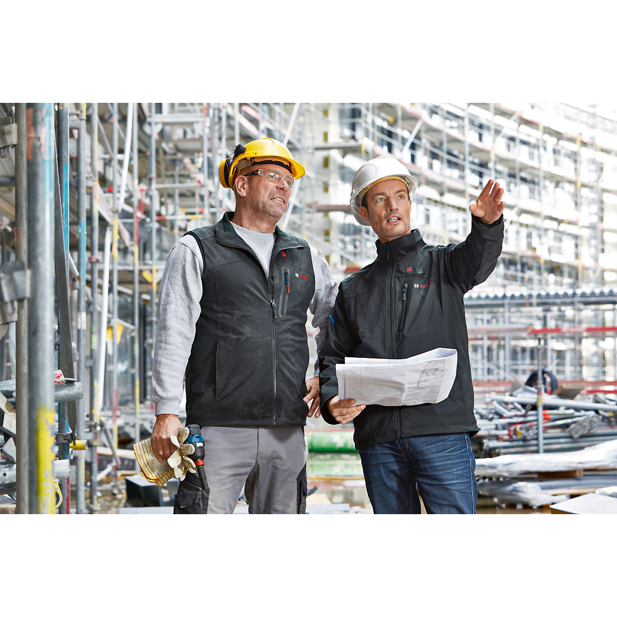 Bosch Beheizbare Weste GHV 12+18V XA, mit Akkuadapter, mit Ladegerät, mit 1x Akku (12V 2.0 Ah)