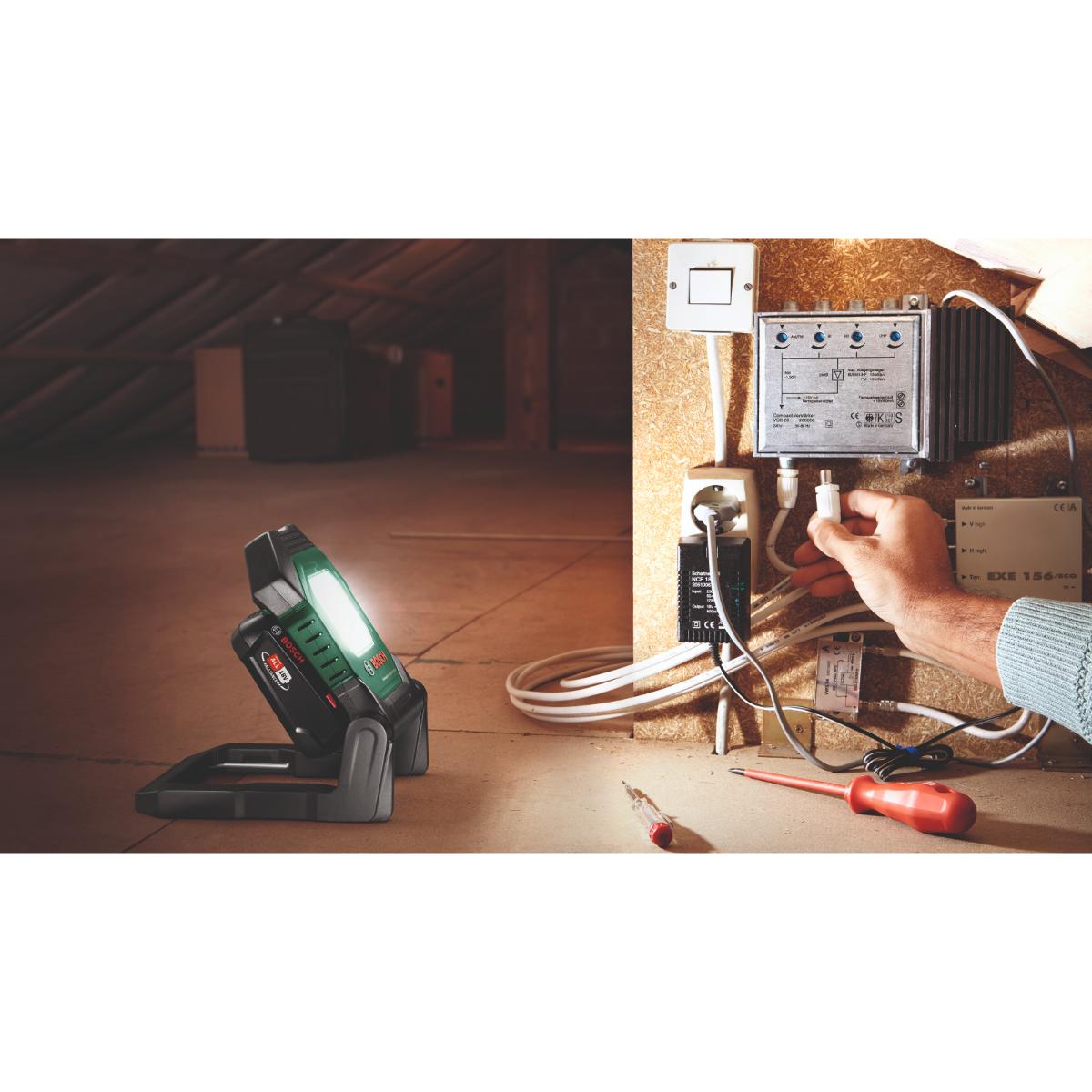 Bosch Akku-LED-Arbeitsleuchte UniversalWorkLight 18V-2100