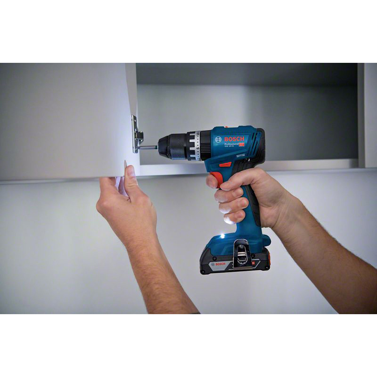 Bosch Akku-Schlagbohrschrauber GSB 18V-45 mit L-BOXX