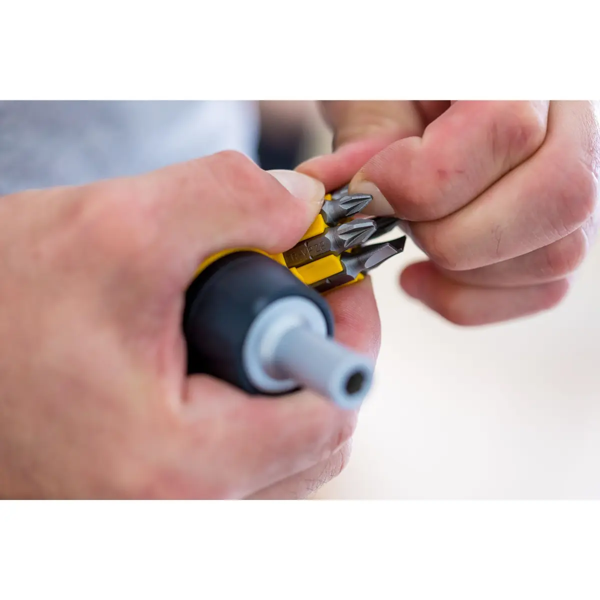 STANLEY Bit-Schraubendreher kurz 6 Bits Ratsche Schl. Phillips