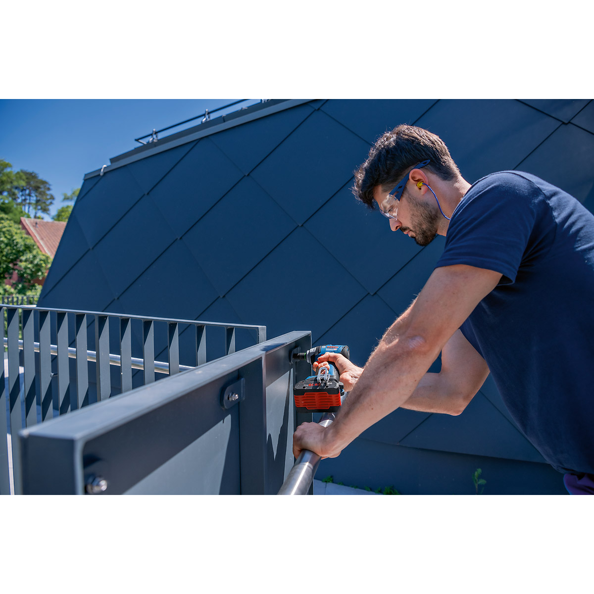 Bosch Akku-Drehschlagschrauber GDS 18V-330 HC, 2xAkku GBA 18V 5.0Ah, GAL 18V-40 Pro