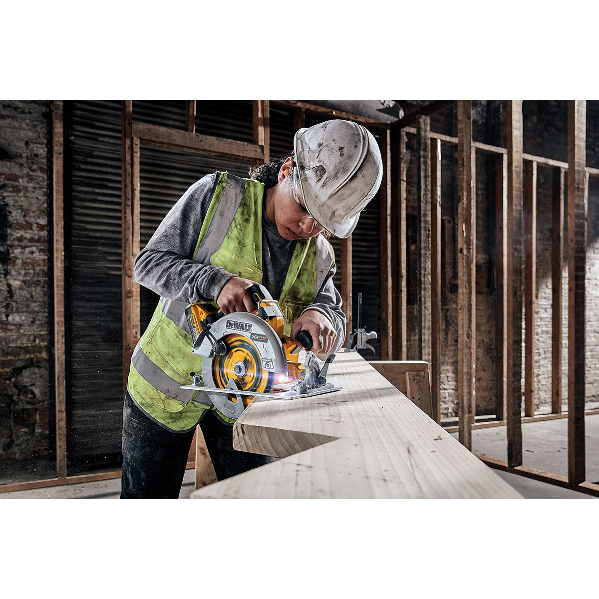 DEWALT Akku-Handkreissäge 18V 190mm + 2 Akku + Schnellladegerät