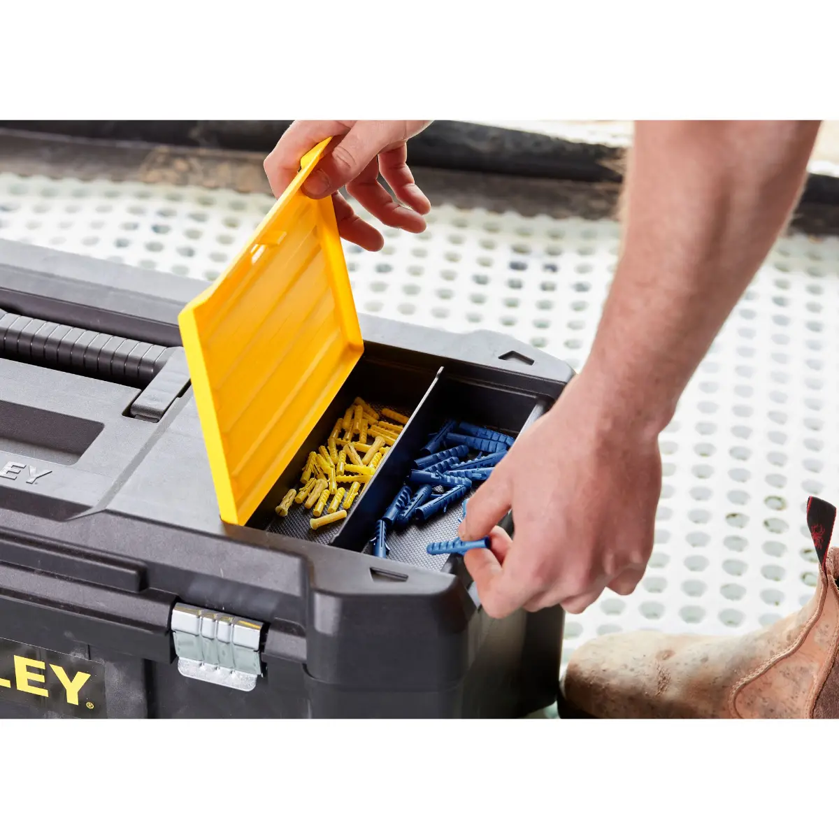 STANLEY Kunststoffbox Essential 26 Zoll 