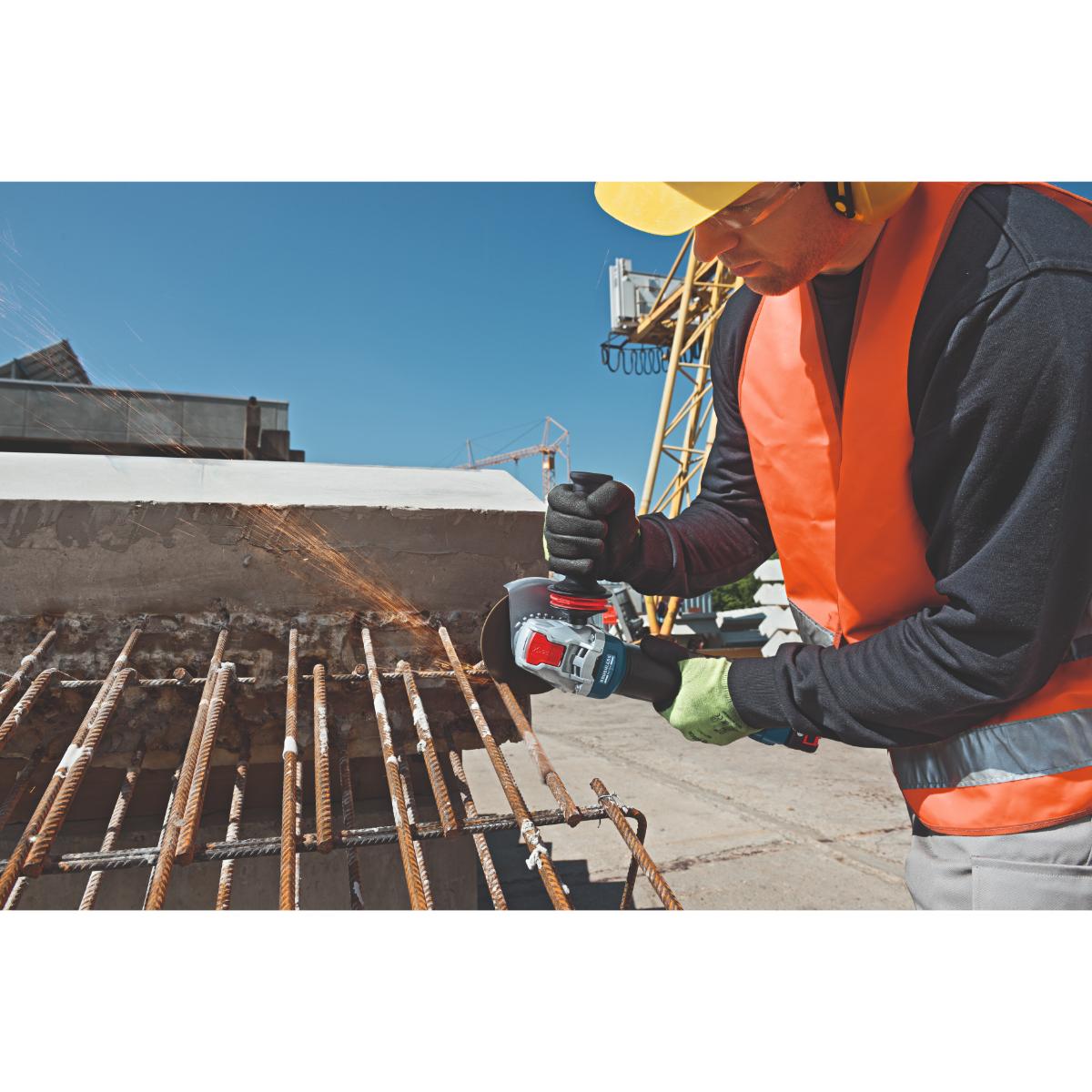 Bosch Akku-Winkelschleifer mit X-LOCK GWX 18V-10 P