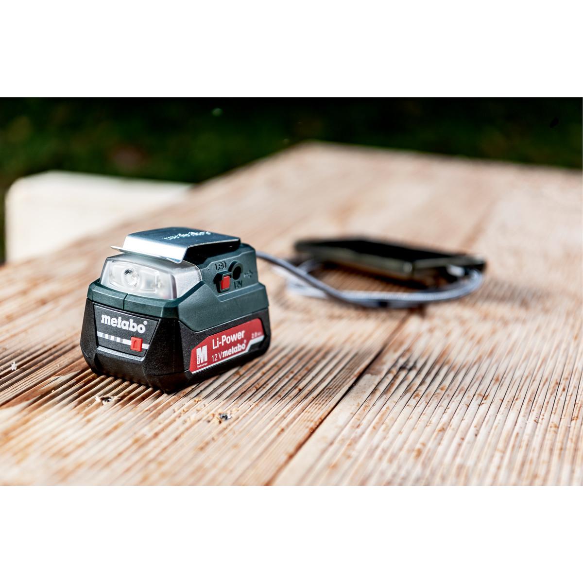 Metabo Akku-Power-Adapter PowerMaxx PA 12 LED-USB 12 V Anschluss + 5 V USB + LED-Licht - Karton