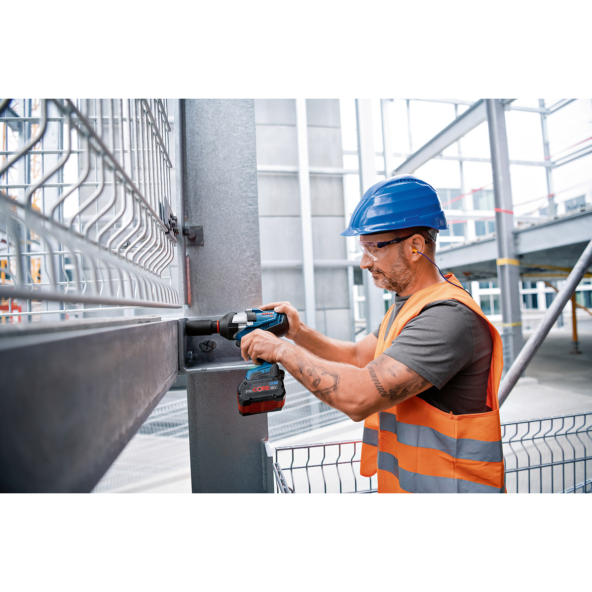 Bosch Akku-Drehschlagschrauber GDS 18V-1000 C in L-BOXX