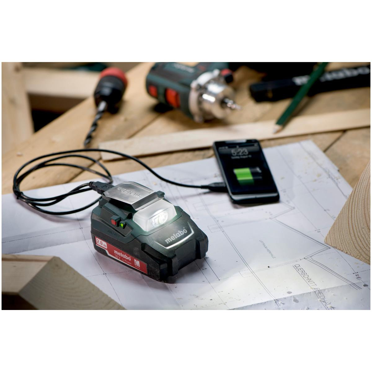 Metabo Akku-Power-Adapter PA 14.4-18 LED-USB mit 12 V-Anschluss und LED-Licht - Karton