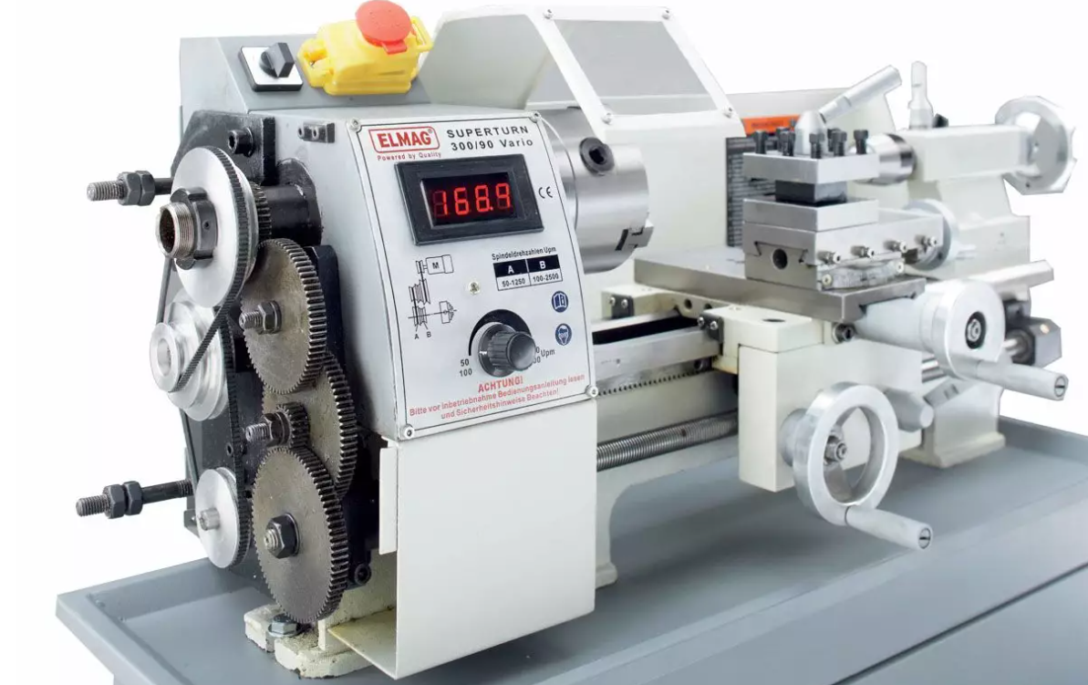 ELMAG Universal-Drehmaschine