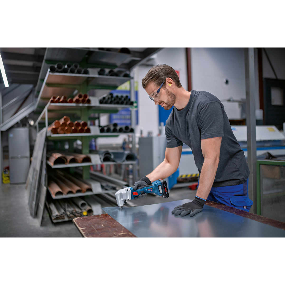 Bosch Akku-Nager GNA 18V-16 E, 2 Akku ProCORE18V 4.0Ah, Ladg. u. L-BOXX
