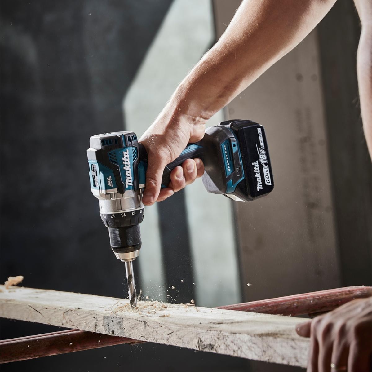 Makita Akku-Bohrschrauber 18V - max. 110 Nm - 0-1.800 U/min - DDF489RTJ