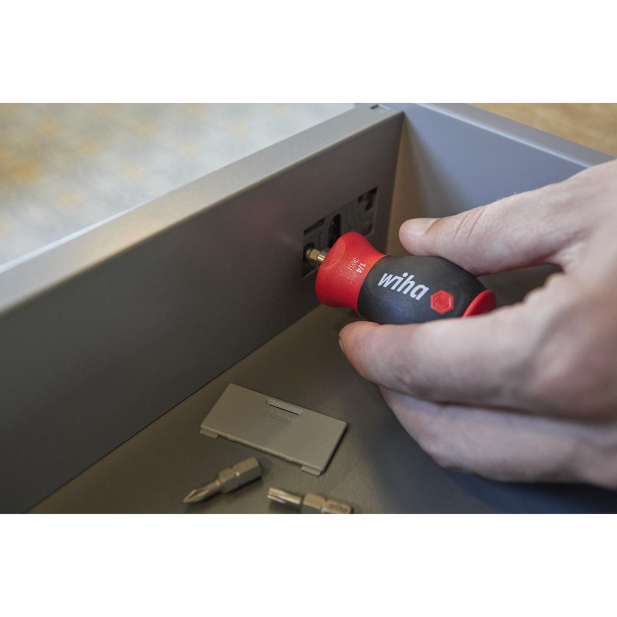 Wiha Schraubendreher mit Bit Magazin magnetisch Pozidriv, Phillips mit 6 Bits, Stubby, 1/4 zoll in SB-Kartonverpackung