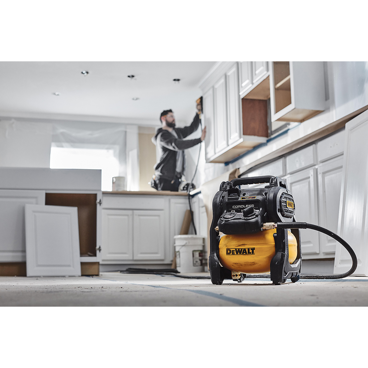 DEWALT Akku-Kompressor 18V 10 Liter