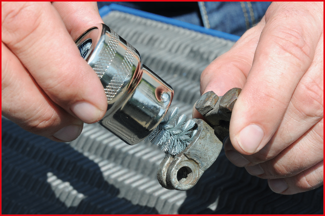KS Tools Batteriepol- und Klemmen-Reinigungsbürste, 120mm