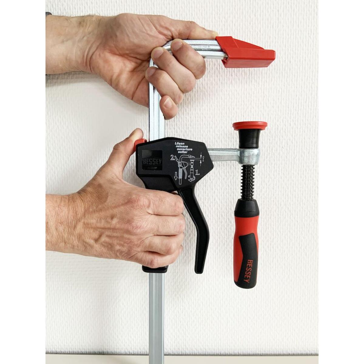 Bessey Einhandzwinge EHZ mit 2-Komponenten-Griff