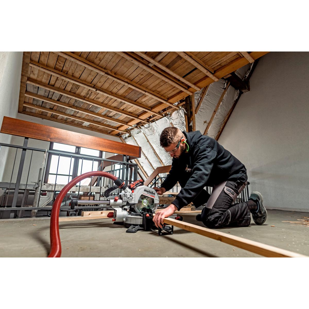 Metabo Akku-Kappsäge KGS 18 LTX BL 216 mit Zugfunktion - - 18V 2x5.2Ah Li-Power + ASC 55