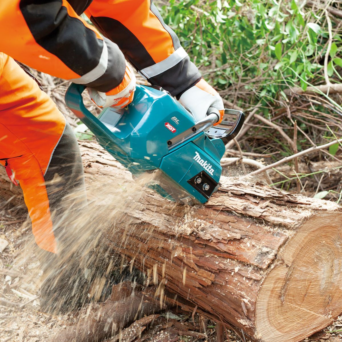 Makita Akku-Kettensäge 40V max. / 5,0 Ah, 1 Akku + Ladegerät UC012GT101