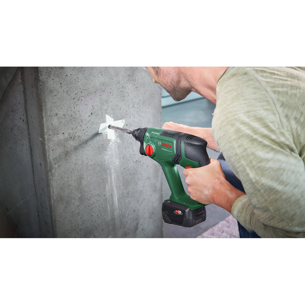 Bosch Akku-Bohrhammer UniversalHammer 18V