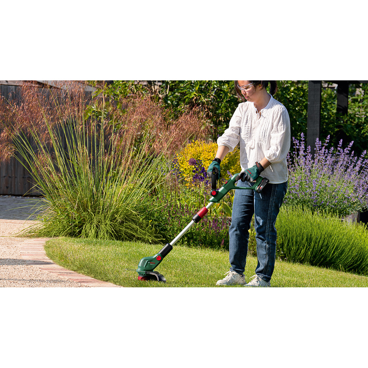 Bosch Akku-Rasentrimmer UniversalGrassCut 18V-26-500, 1 x Akku PBA 18V 2.0Ah