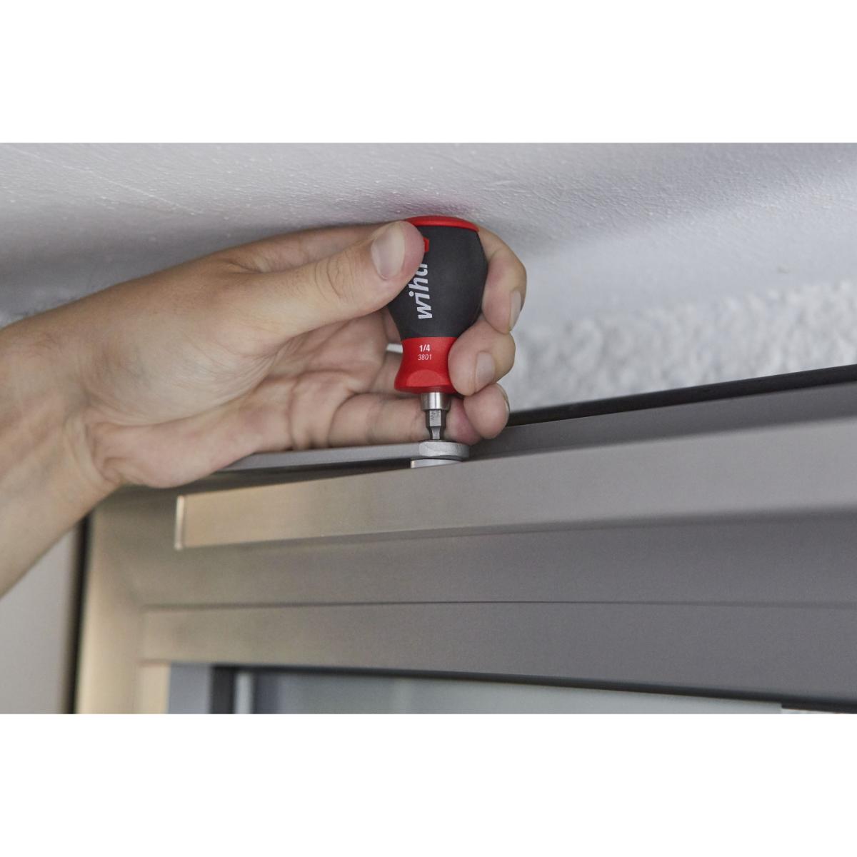 Wiha Schraubendreher mit Bit Magazin magnetisch Pozidriv, Phillips mit 6 Bits, Stubby, 1/4 zoll in SB-Kartonverpackung