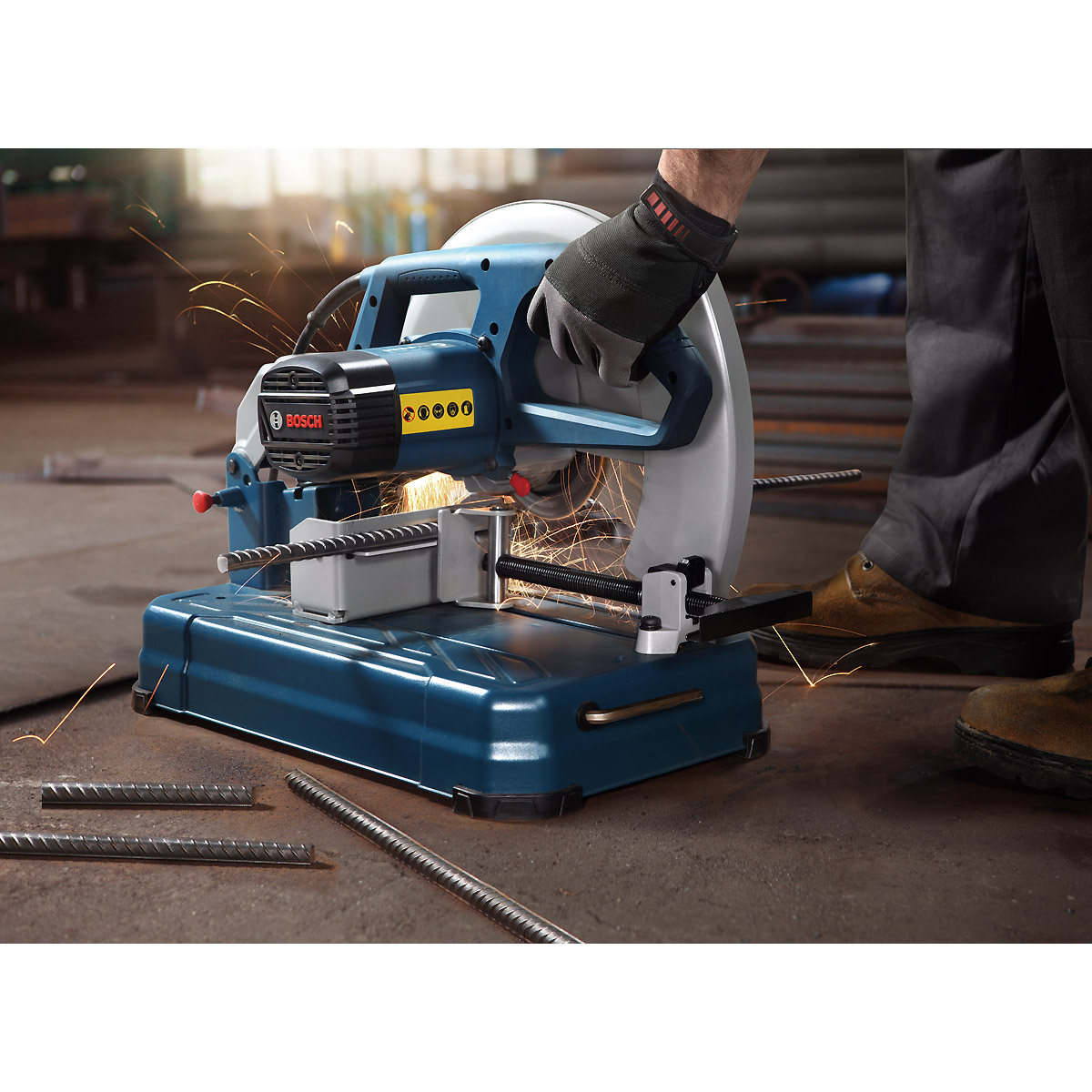 Bosch Metalltrennsäge GCO 14-24 J, 2400 W, 3800 U/min