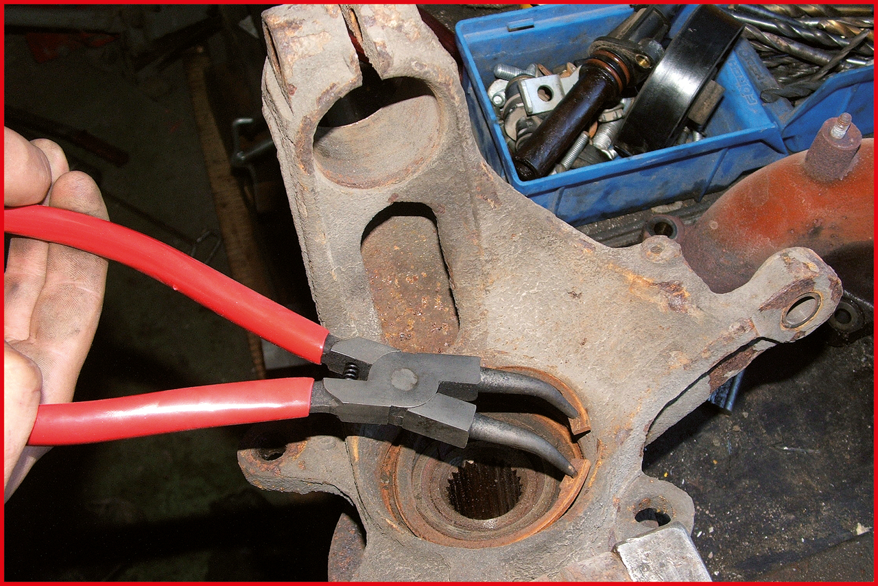 KS Tools Radlager-Sicherungszange, abgewinkelt