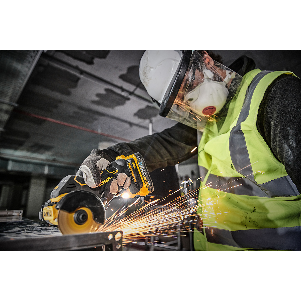 DEWALT Akku-Multimaterialschneider 18V 76mm
