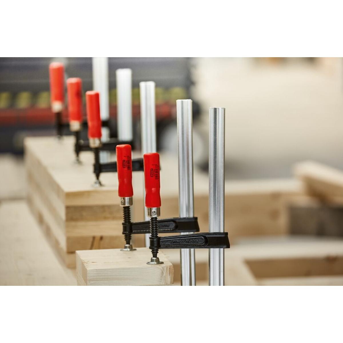 Bessey Temperguss-Schraubknecht TKPN mit bewährtem Holzgriff