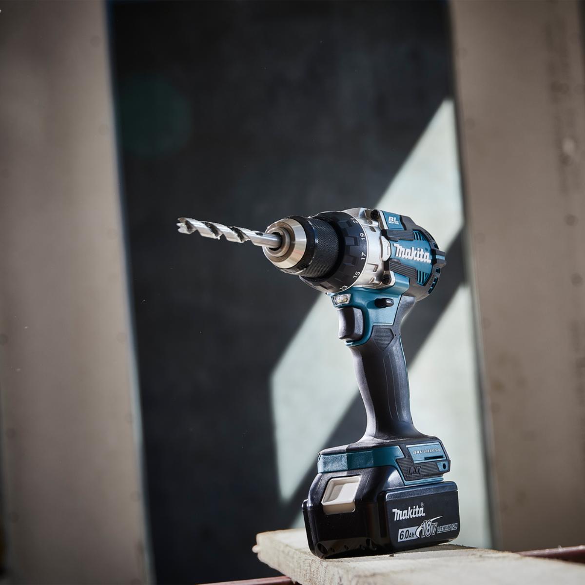 Makita Akku-Schlagbohrschrauber 18V - max. 110 Nm - 0-1.800 U/min - DHP489RTJ