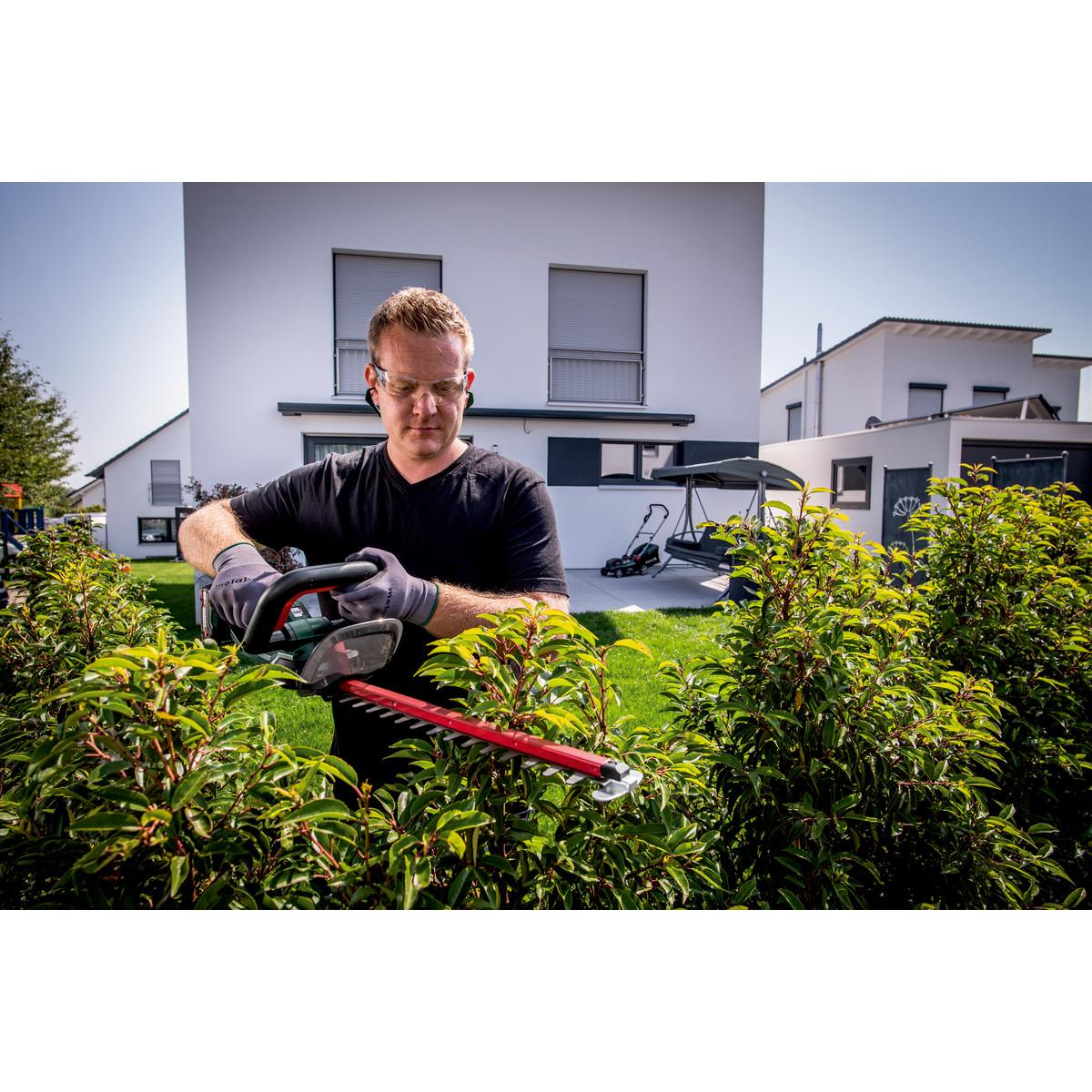 Metabo Akku-Heckenschere HS 18 LTX 55 - Karton - 18V 2x2Ah Li-Power + SC 30