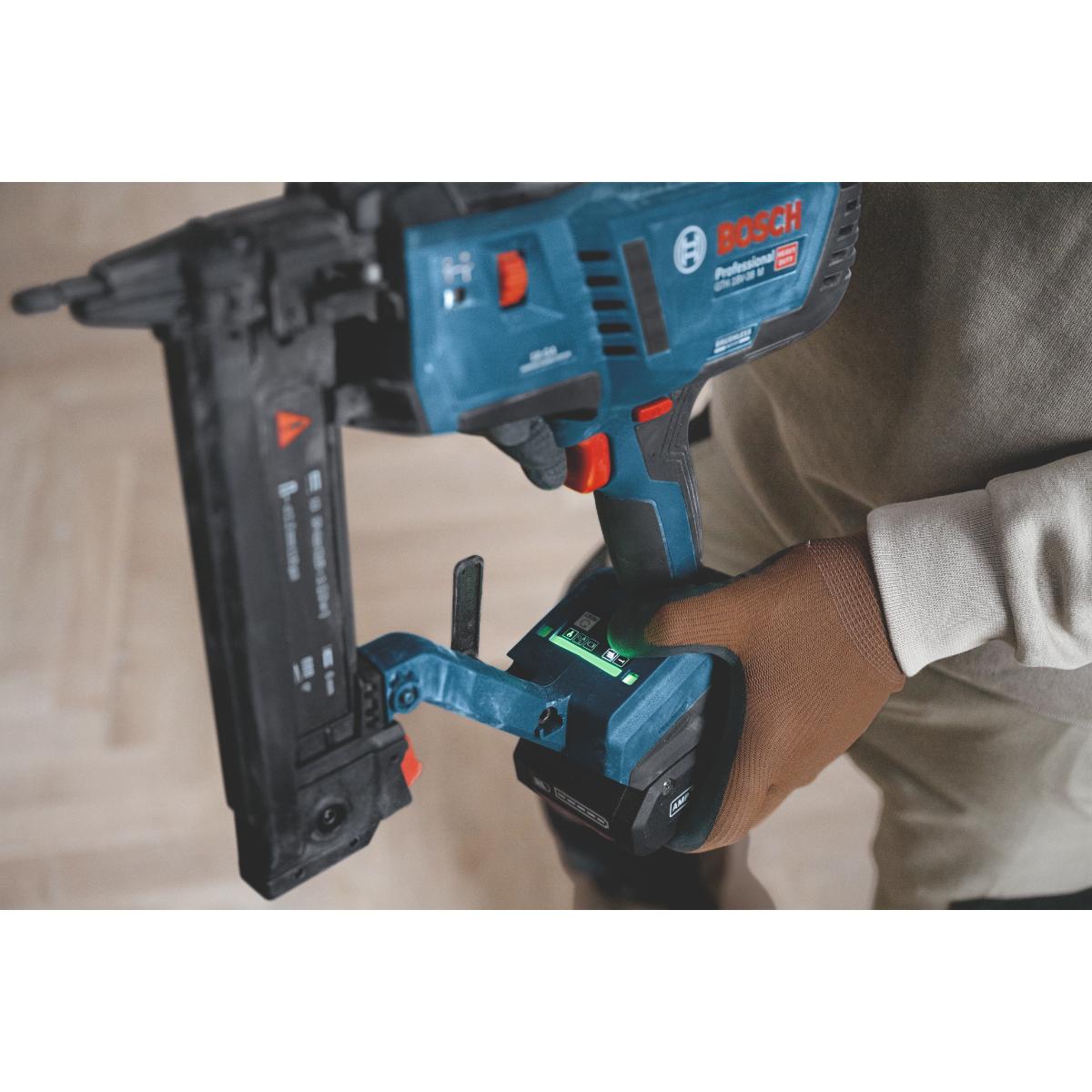 Bosch Akku-Holzklammerer GTH 18V-38 M inkl. L-BOXX 238