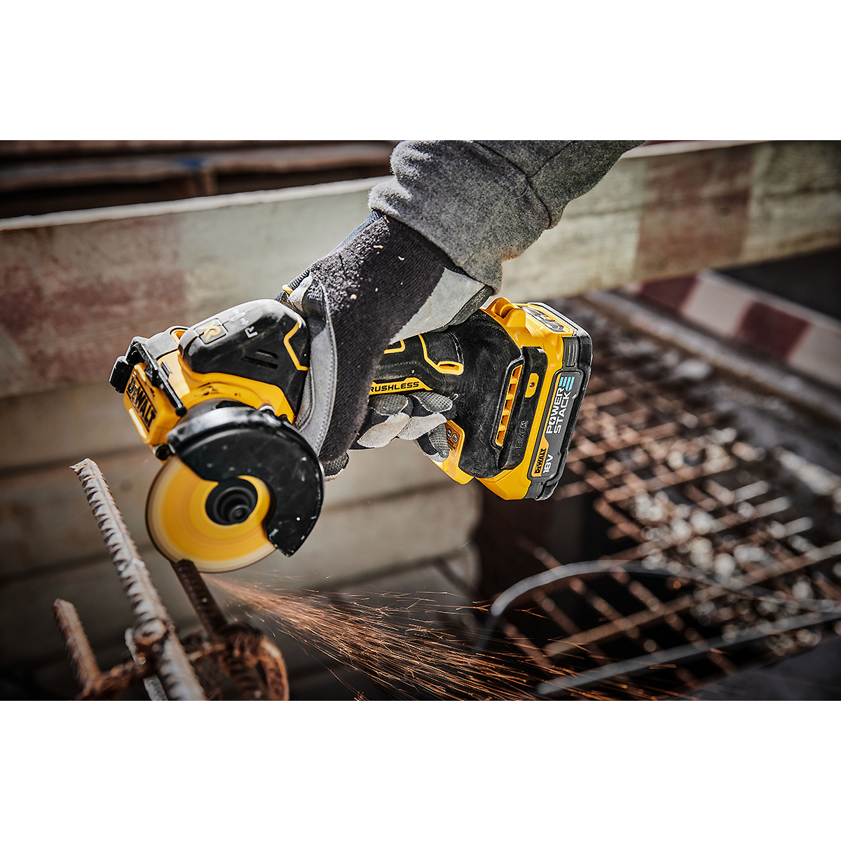 DEWALT Akku-Multimaterialschneider 18V 76mm