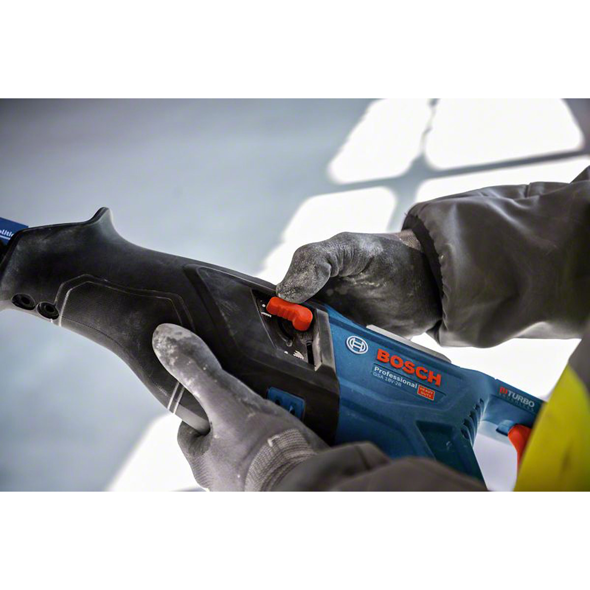 Bosch Akku-Säbelsäge BITURBO GSA 18V-28 mit Säbelsägeblatt Solo