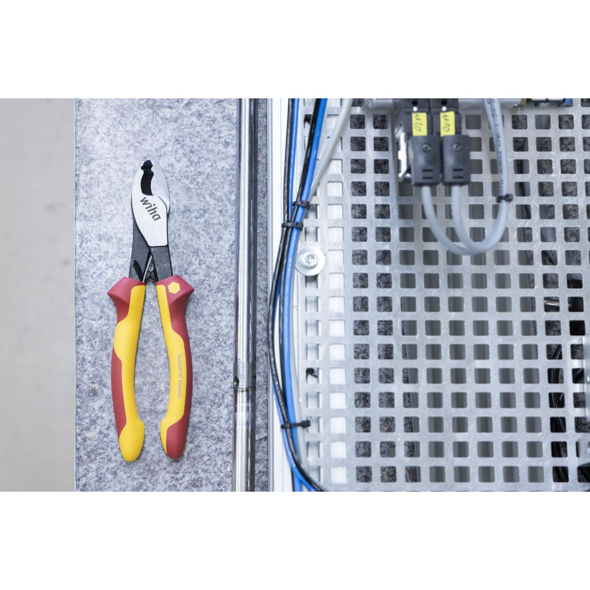 Wiha Kabelschneider Industrial electric mit ein- und ausschaltbarer Öffnungsfeder - Blisterverpackung