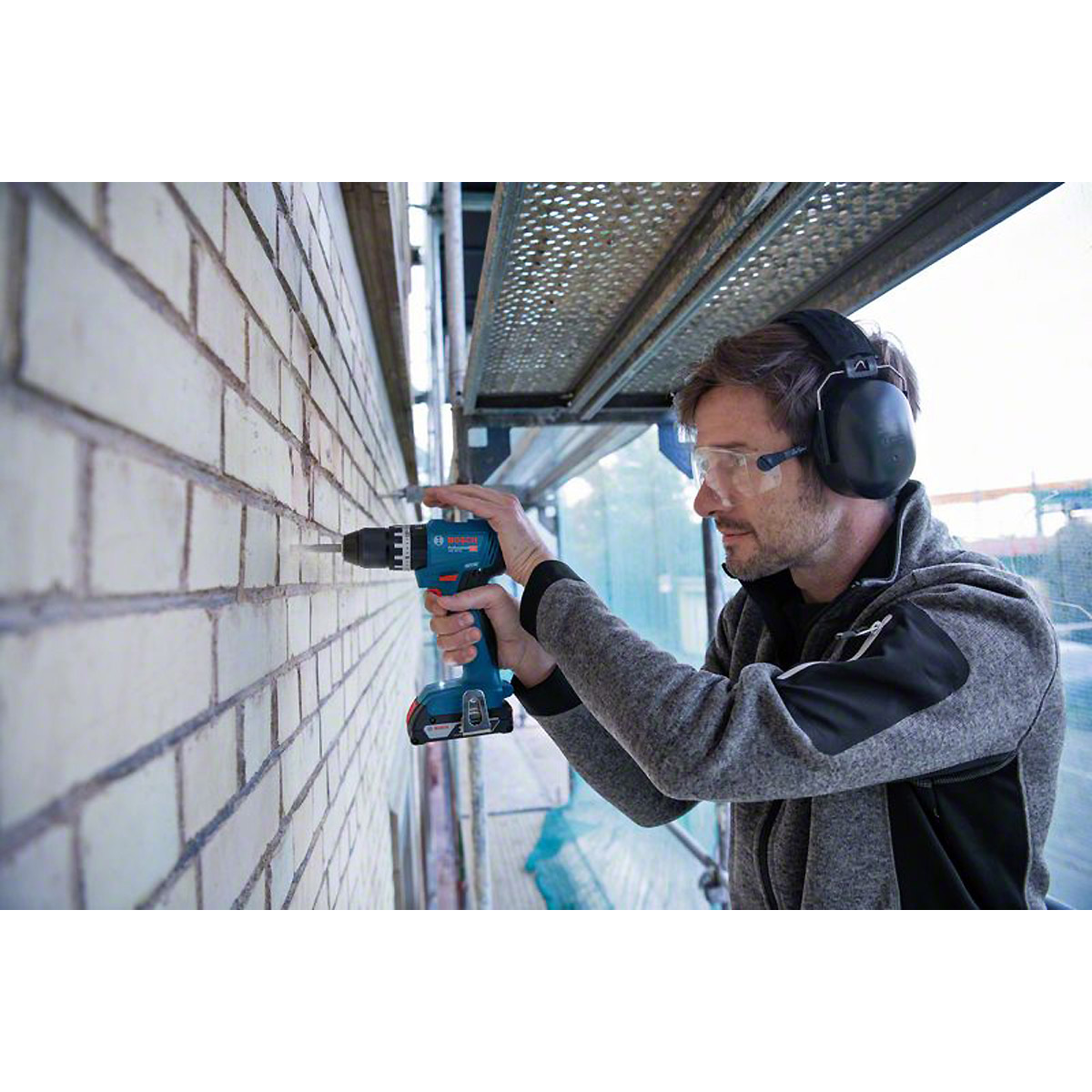 Bosch Akku-Schlagbohrschrauber GSB 18V-45 mit L-BOXX