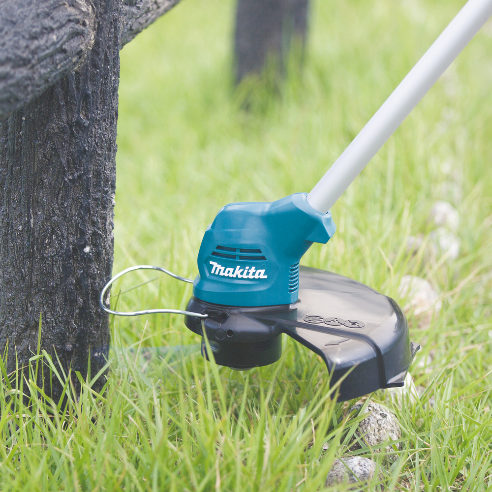 Makita Akku-Rasentrimmer CXT 12V max. - 26 cm Fadenbreite  - UR100DSME