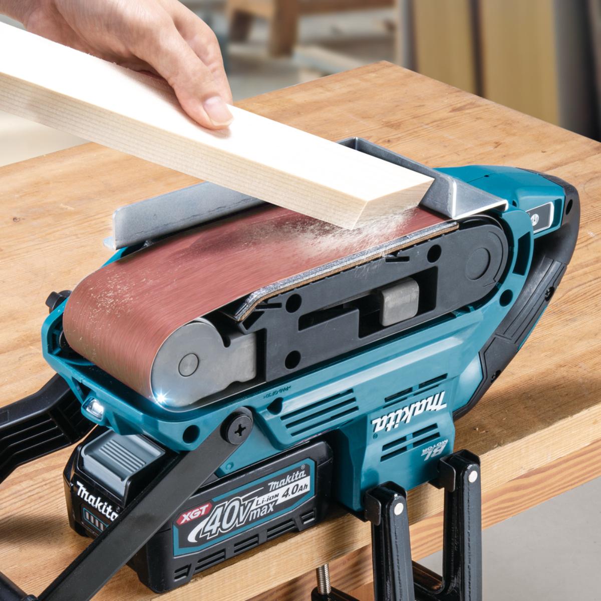 Makita Akku-Bandschleifer 76x533 mm - 120-470 U/min - BS001GZ