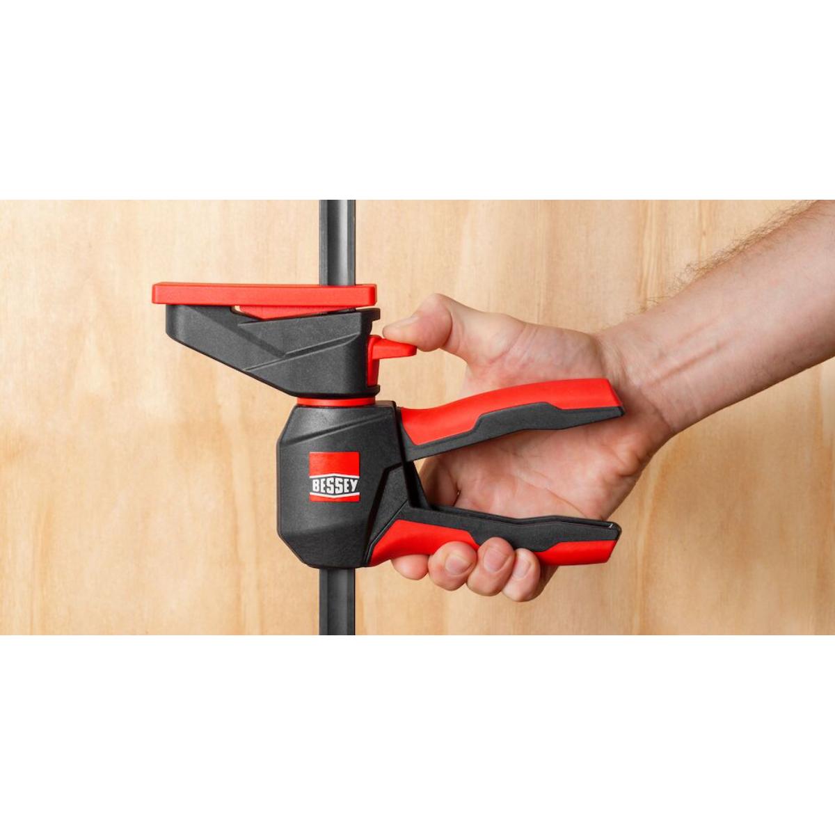 Bessey Einhandzwinge mit drehbarem Griff EZ360