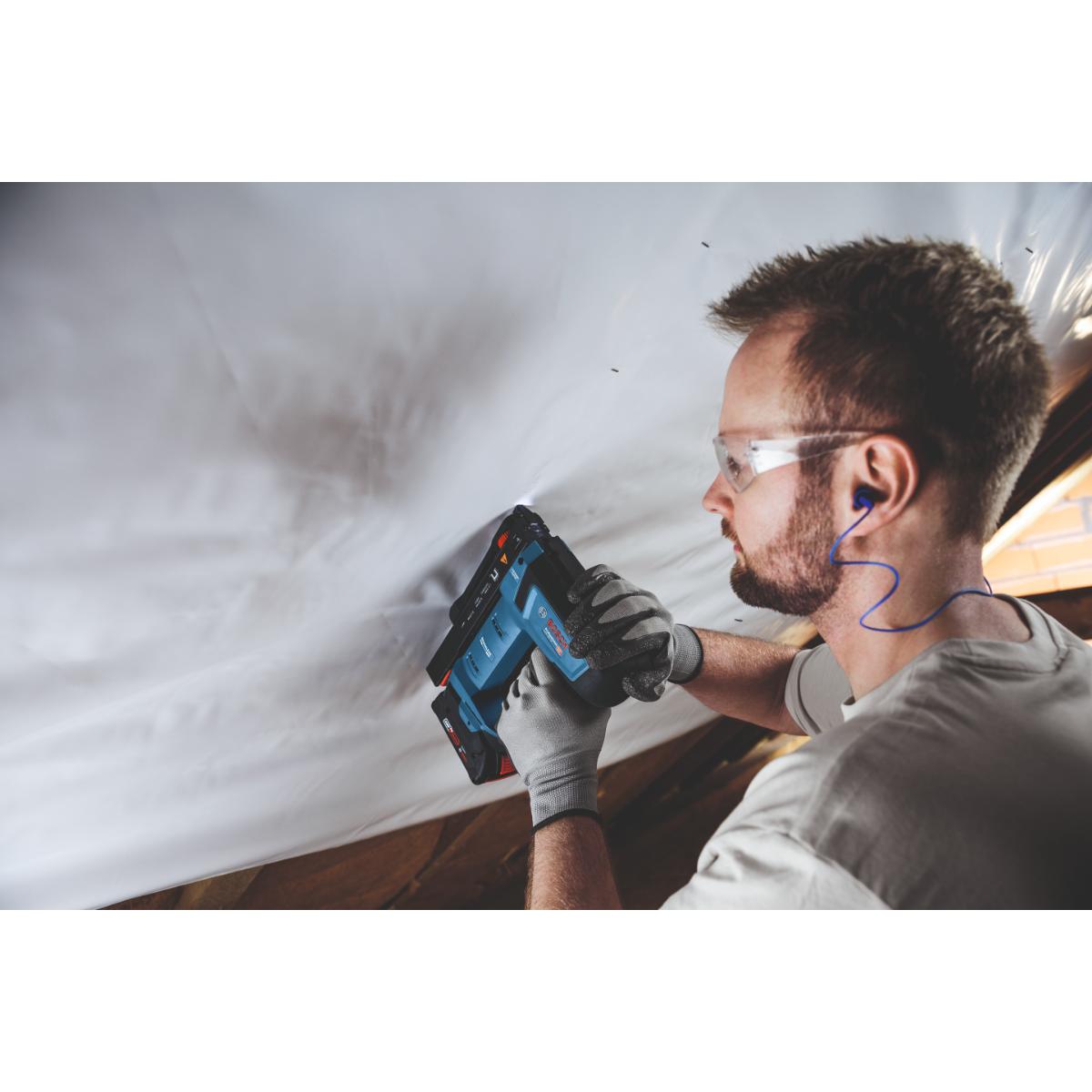 Bosch Akku-Holzklammerer GTH 18V-14 in L-BOXX
