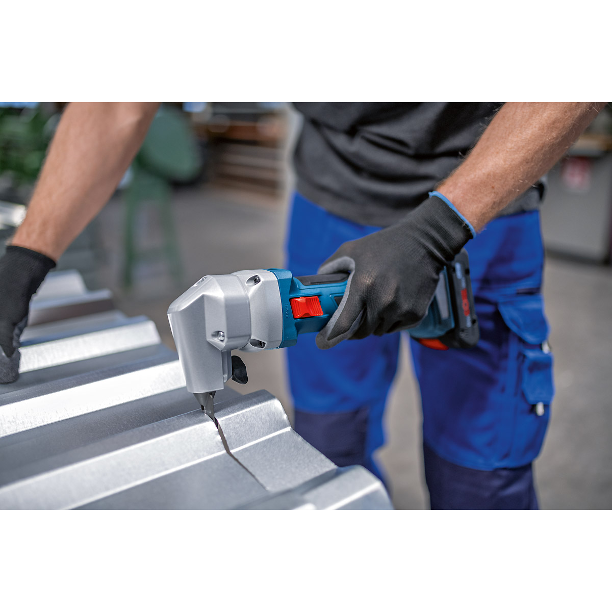 Bosch Akku-Nager GNA 18V-16 E, 2 Akku ProCORE18V 4.0Ah, Ladg. u. L-BOXX