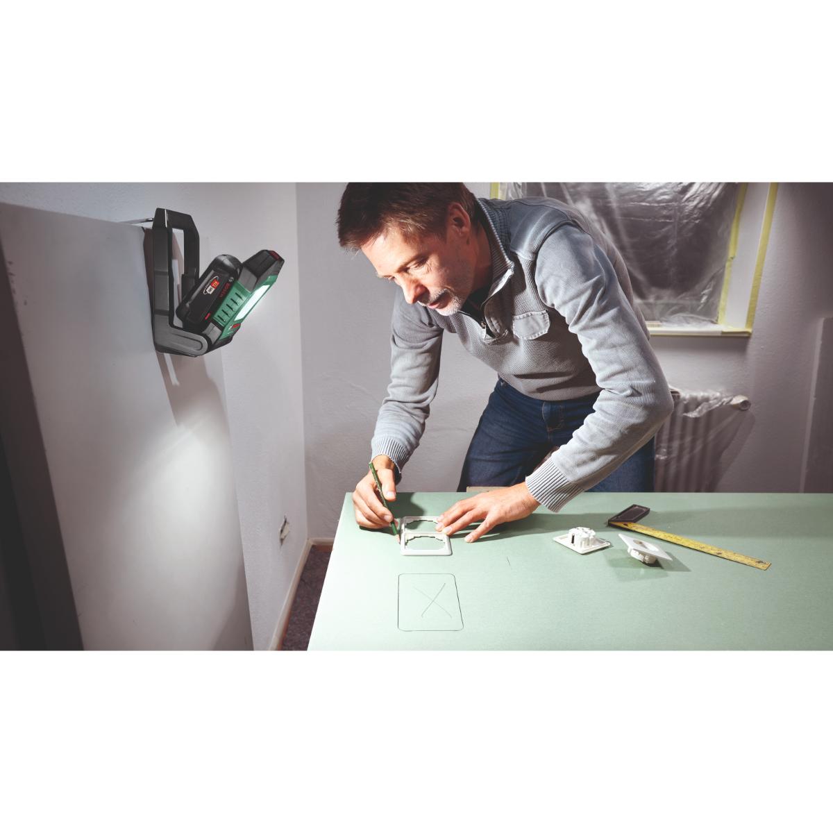 Bosch Akku-LED-Arbeitsleuchte UniversalWorkLight 18V-2100