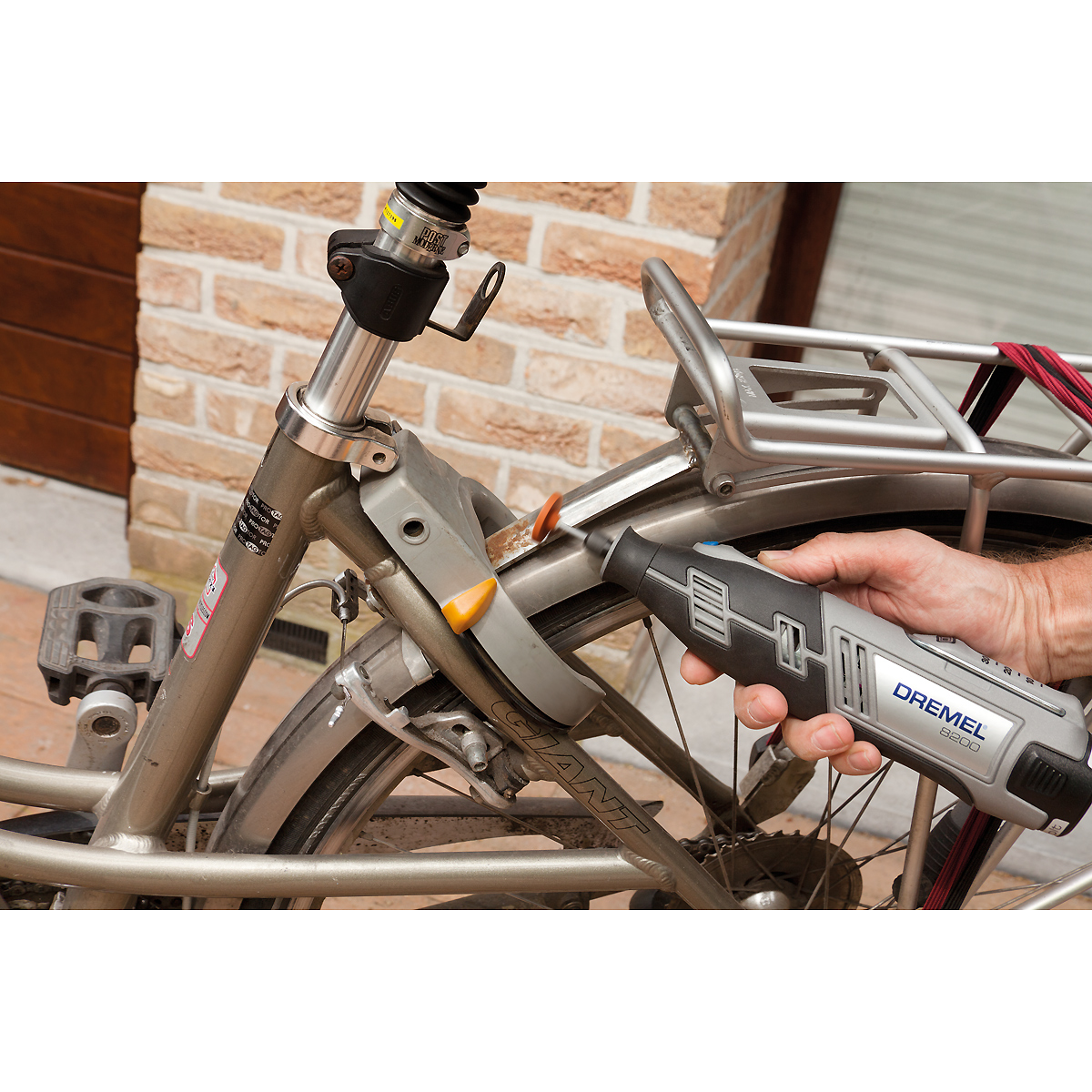 DREMEL 8215 Aluminiumoxid-Schleifstein Ø 25,4 mm (1 Stück)