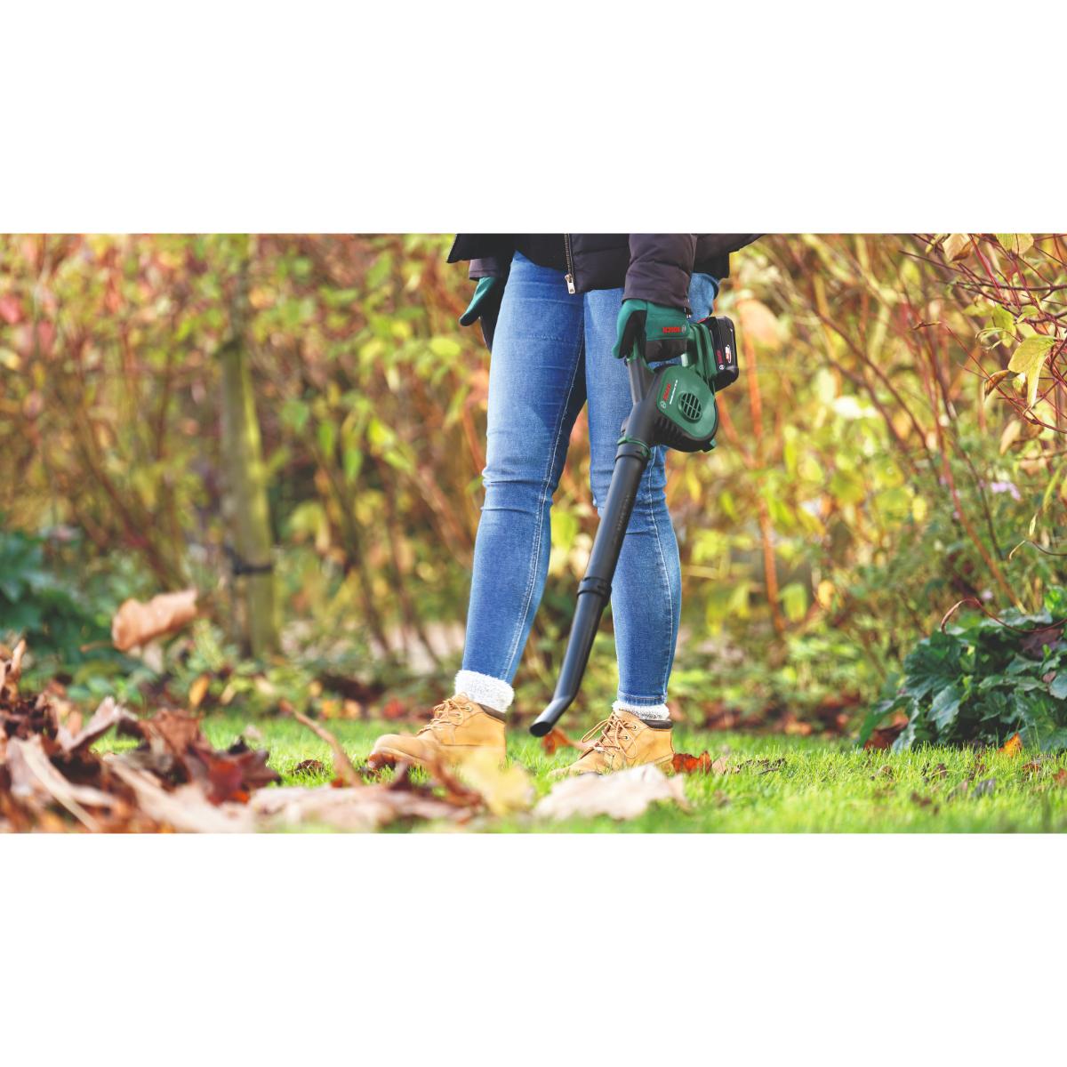 Bosch Akku-Laubbläser UniversalLeafBlower 18V-130