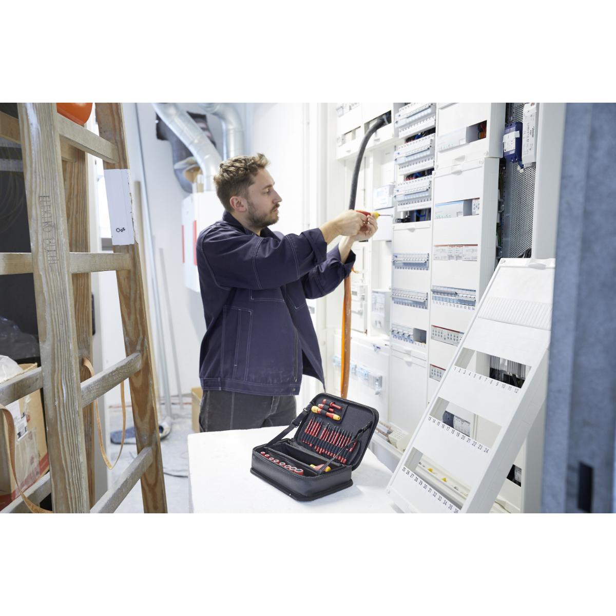 Wiha Werkzeug Set slimVario electric gemischt 32-teilges Set mit Funktionstasche