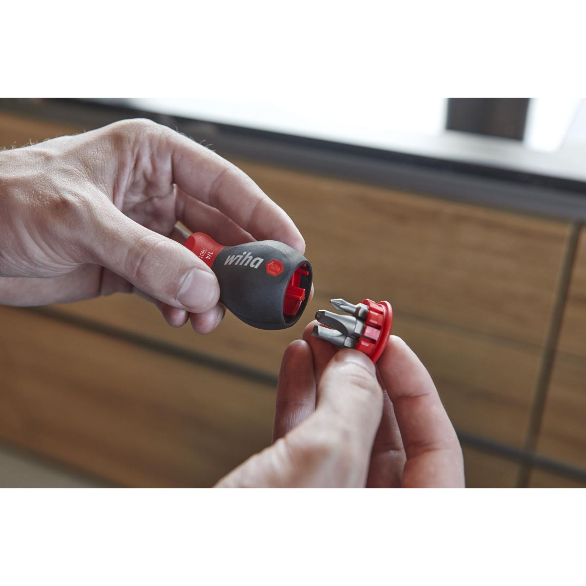 Wiha Schraubendreher mit Bit Magazin magnetisch Pozidriv, Phillips mit 6 Bits, Stubby, 1/4 zoll in SB-Kartonverpackung