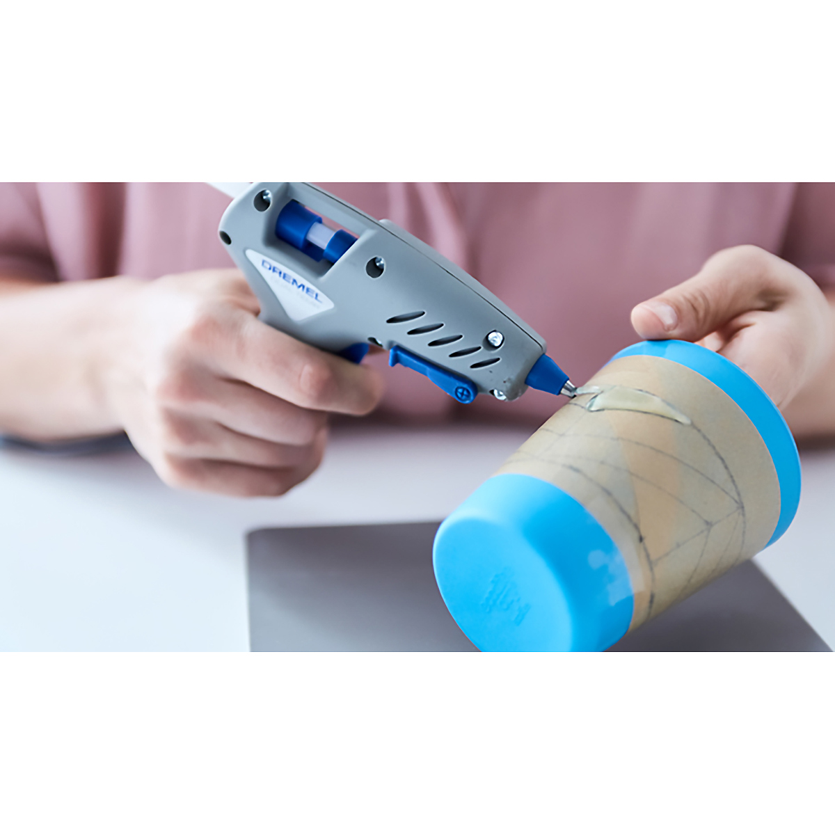 DREMEL Heißklebepistole 910-3 Kompaktwerkzeug, (165 °C) mit 3 Zubehöre