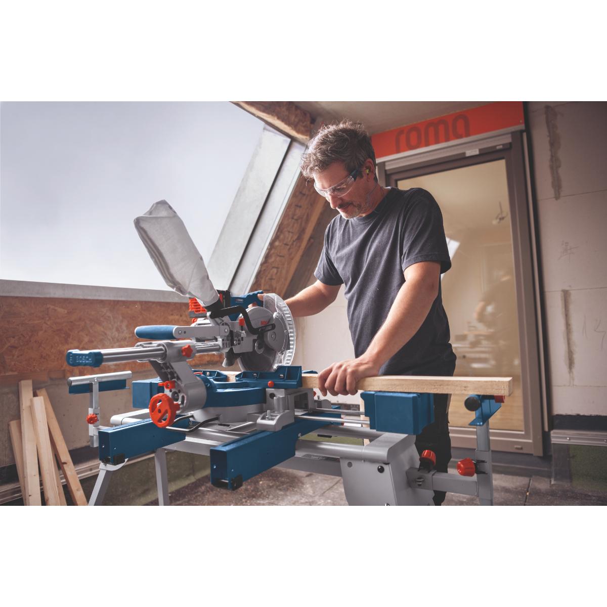 Bosch Akku-Kapp- und Gehrungssäge BITURBO GCM 18V-216 D, 1 x Kreissägeblatt