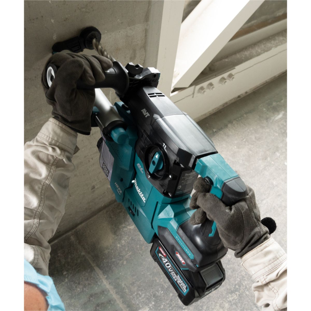 Makita Akku-Kombihammer SDS-PLUS 40V max. / 4,0 Ah, 2 Akkus + Ladegerät im Transportkoffer