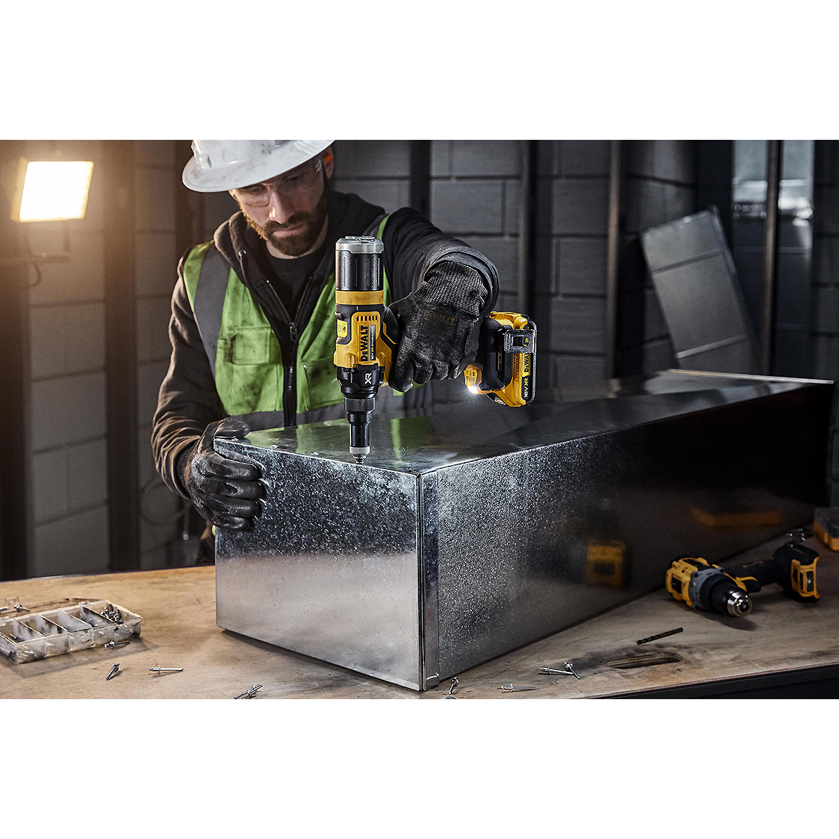 DEWALT Akku-Nietpistole 18V 2,4-4,8mm Basisversion für Akku Plus