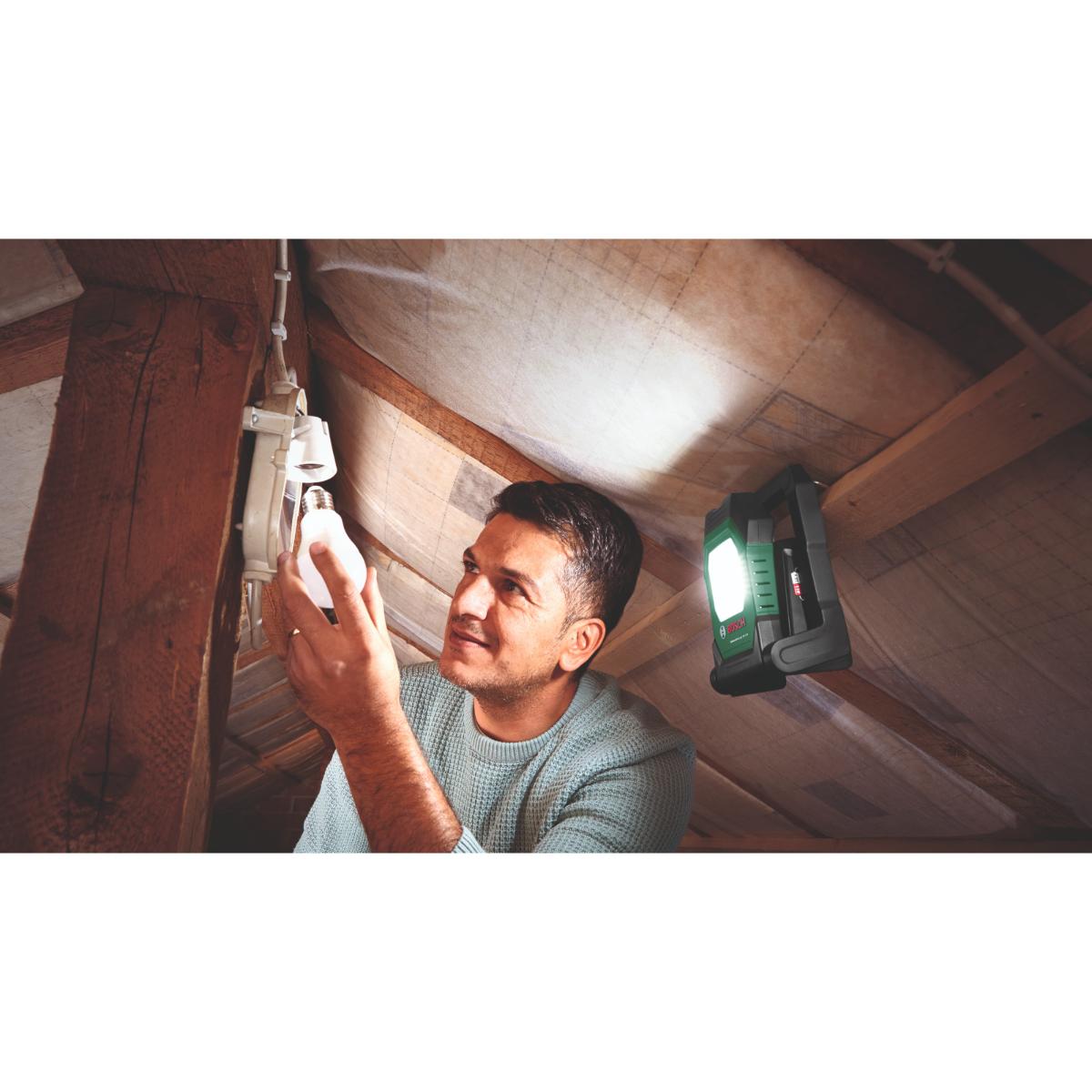 Bosch Akku-LED-Arbeitsleuchte UniversalWorkLight 18V-2100
